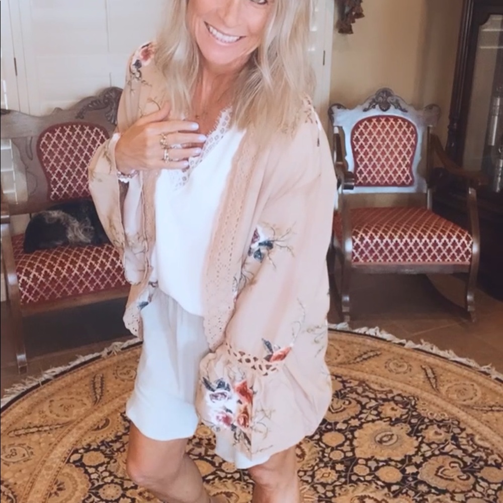 Floral Bell Sleeve Kimono - Picture 3 of 4